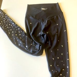 Beach Riot black workout leggings